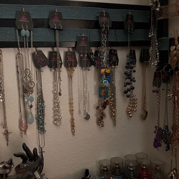 Paparazzi Jewelry…I have way too much!! - Picture 4 of 6